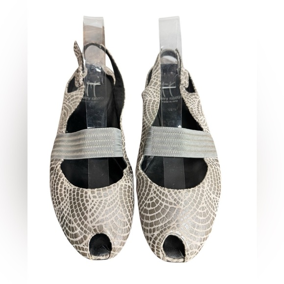 Thierry Rabotin Silver Patterned Peep Toe Flats - Picture 3 of 11